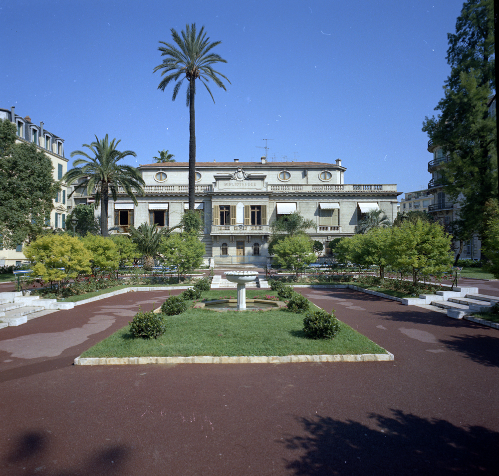 square Dominique Durandy, ancien jardin d'agrément de la Villa Rambourg