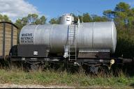 Matériel de transport ferroviaire : wagons citernes à 2 essieux ex-Marine Nationale