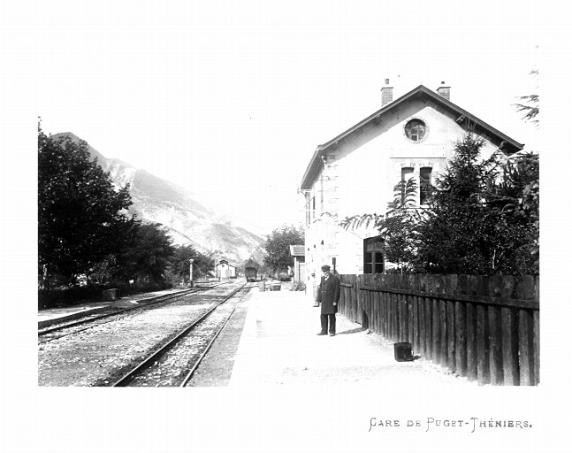 gares des Chemins de fer de Provence