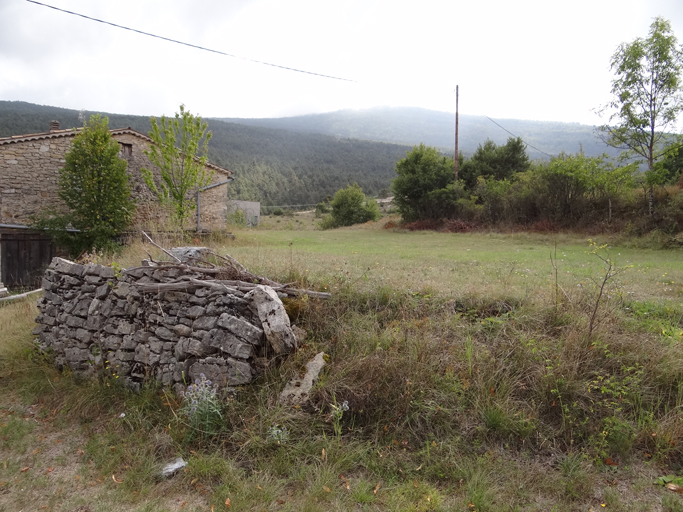 Aire à battre, ferme au quartier de Chaumas. (Y1 194)