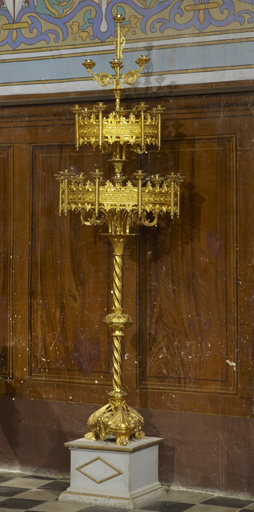 Paire de chandeliers de chœur (candélabres) de style néo-roman