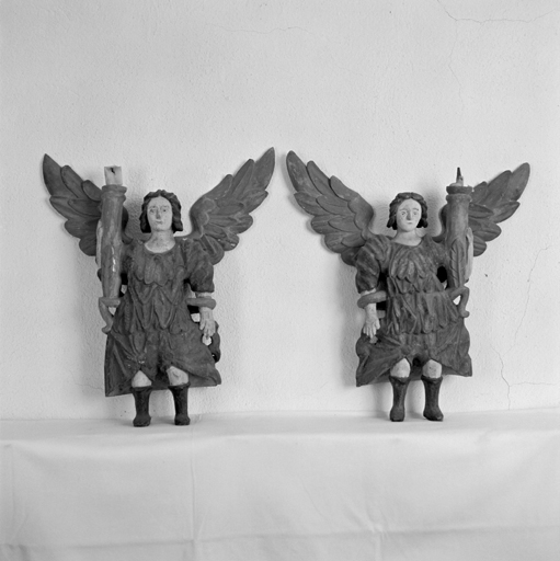 paire de statues-chandeliers d'autel (statuettes) : Anges (N° 1)