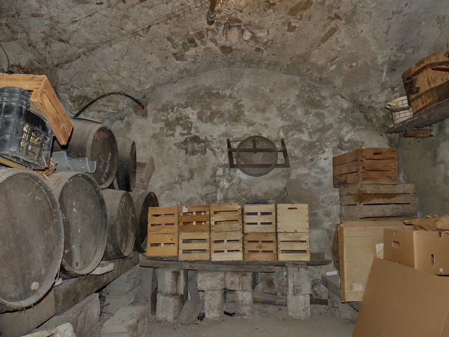 Etage de soubassement, cellier et cuvage. Vue de volume prise du sud.