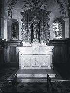 Ensemble de l'autel secondaire de la Vierge : autel, gradins, tabernacle et retable lambris