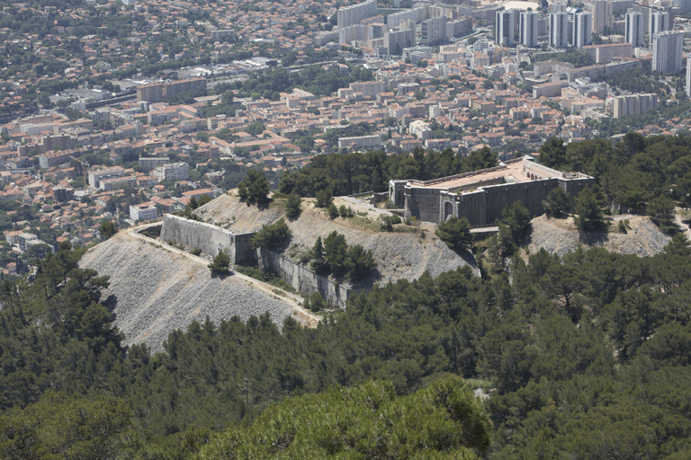 Vue générale plongeante depuis le fort de la Croix-Faron