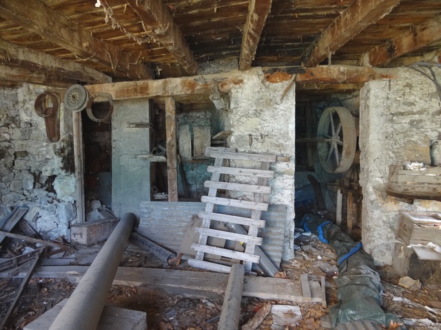 Bâtiment de la scierie. Etage de soubassement, salle des courroies. Vue de volume prise du sud.