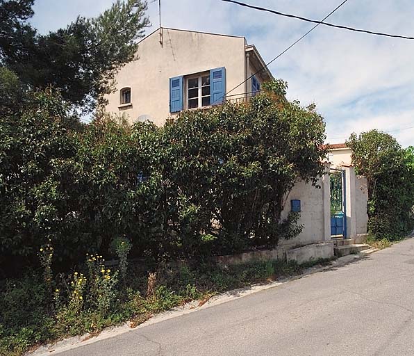 ferme dite bastide du Pichou, puis maison de villégiature d'entrepreneur dite Villa Miramar, puis cité ouvrière Kuhlmann-Pichou