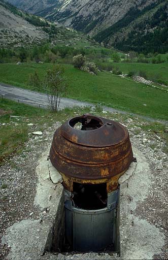 Tourelle démontable de gauche. Vue prise de l'arrière.