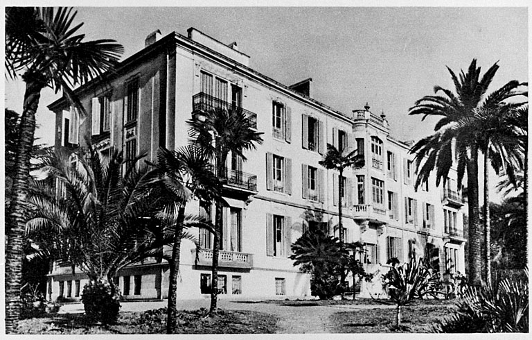 hôtel de voyageurs dit Hôtel de Hollande et de Russie, puis Maison de retraite Sainte-Monique, actuellement Centre d'hébergement Jean Macé