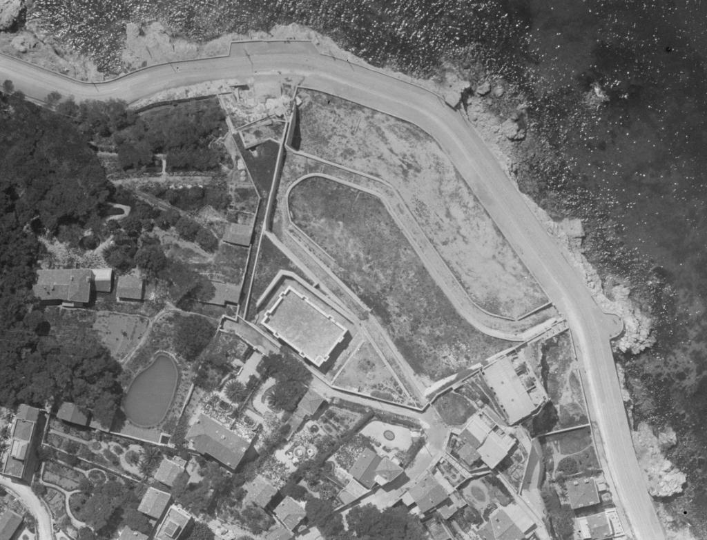 Vue aérienne verticale de la batterie du Roucas Blanc],1923.