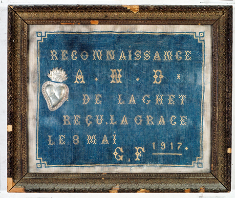 ex-voto, tableau de broderie : Reconnaissance et coeur de dévotion