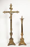 Garniture d'autel (n°1) composée d'une croix et de dix chandeliers d'autel