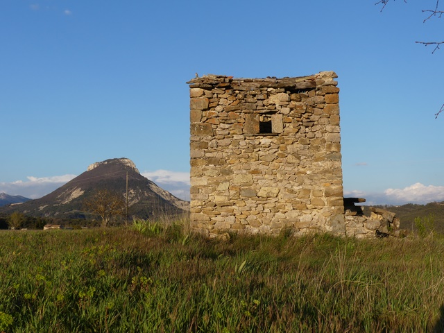 Vue d'ensemble prise de l'ouest.