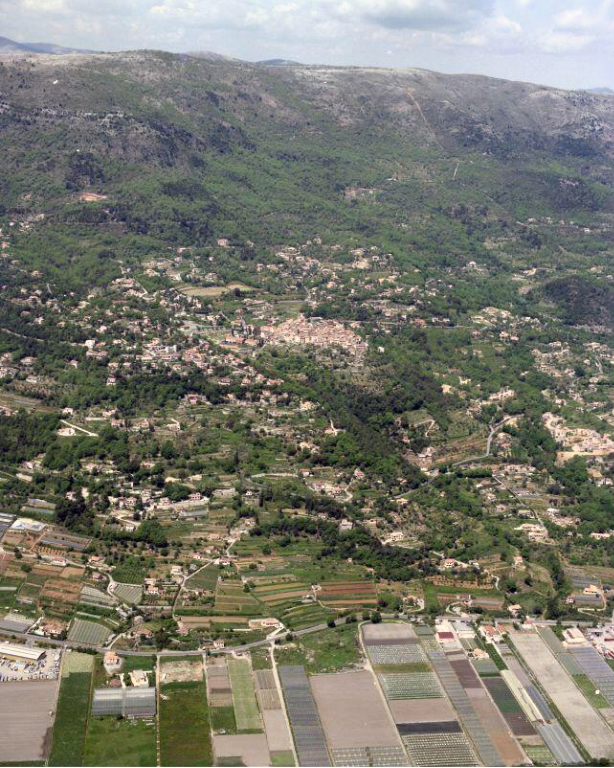 [Gattières]. RD1, route de la Baronne, les Fontaines, RD2209, Saint-Michel, le Camp Dalmas, les Conques, les Siouaïres, le Camps de Cugens, vallon d’Aspres. 