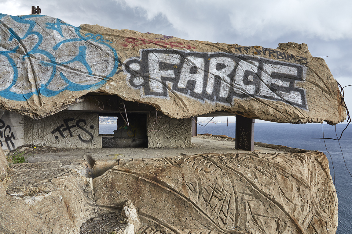 Vue extérieure du niveau 2 et de la fenêtre panoramique du poste de direction de tir