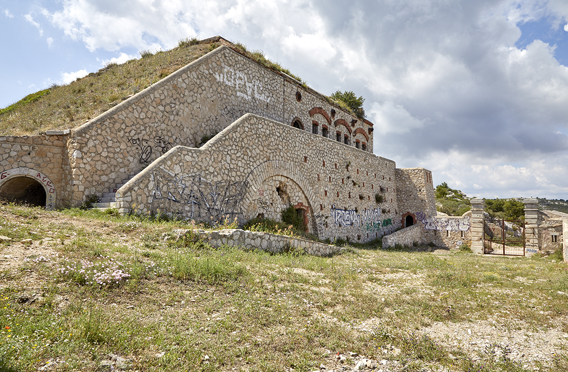 Rampe montant vers la gorge de batterie.