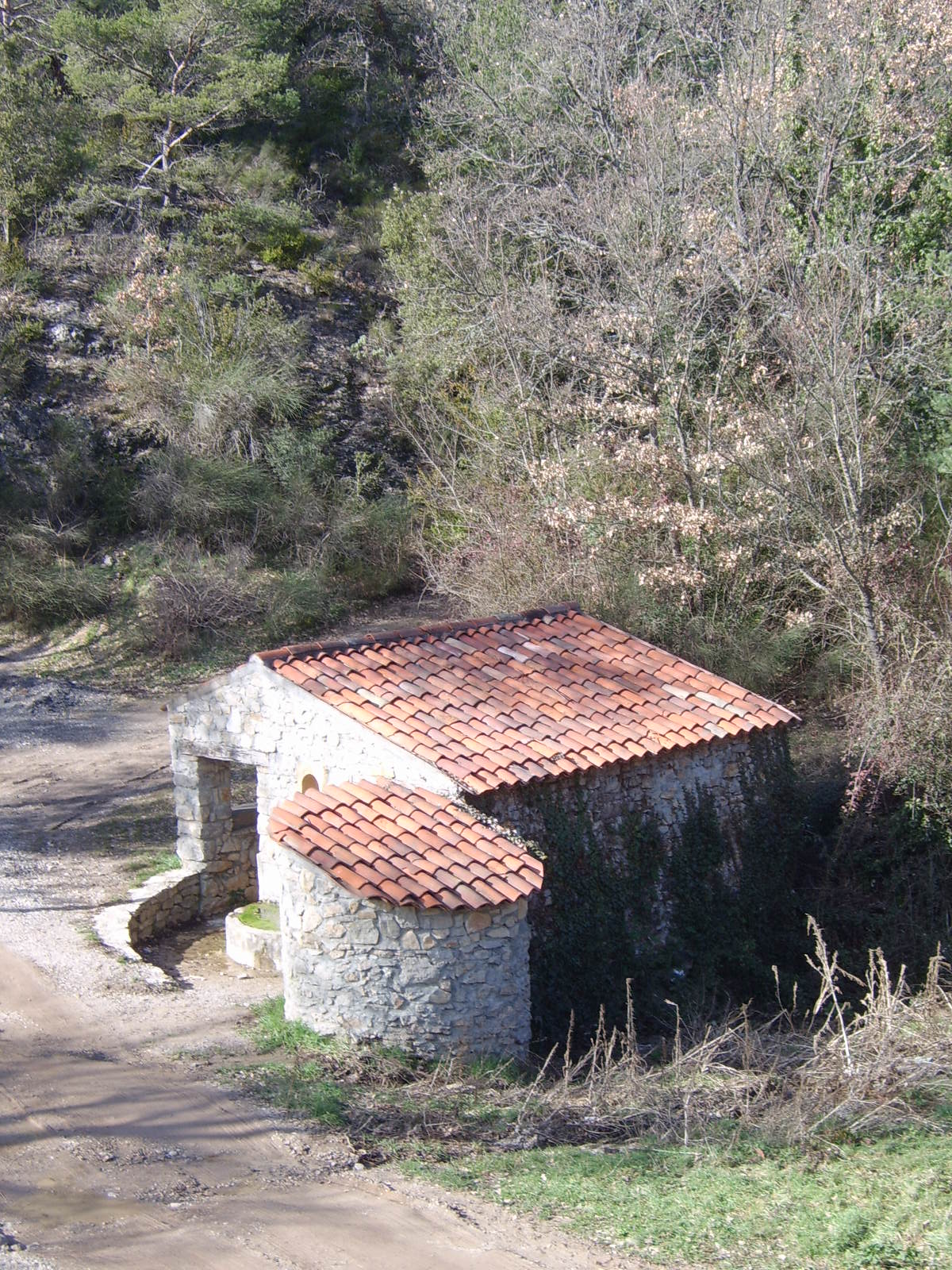 Puits, fontaine et lavoir du hameau des Boissets