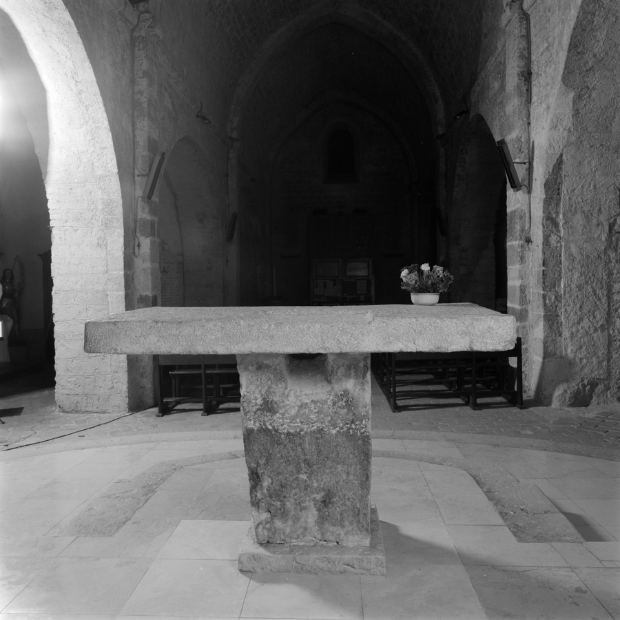 autel (autel table, maître-autel)