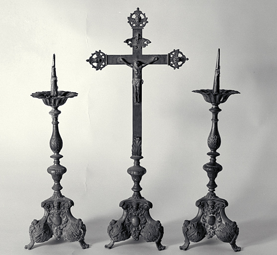 croix d'autel, chandeliers d'autel (3)