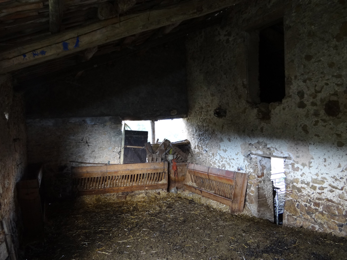 Intérieur de la remise n°2. Vue prise du nord-ouest.