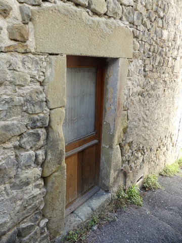 Elévation ouest, premier niveau. Porte du logis.
