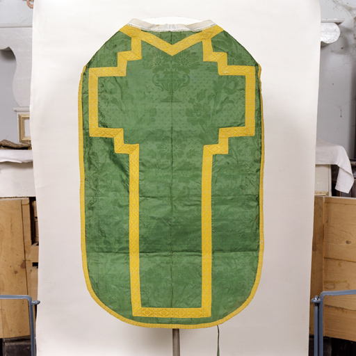 ensemble de vêtements liturgiques (N° 2) : chasuble, étole, manipule, bourse de corporal (ornement vert)