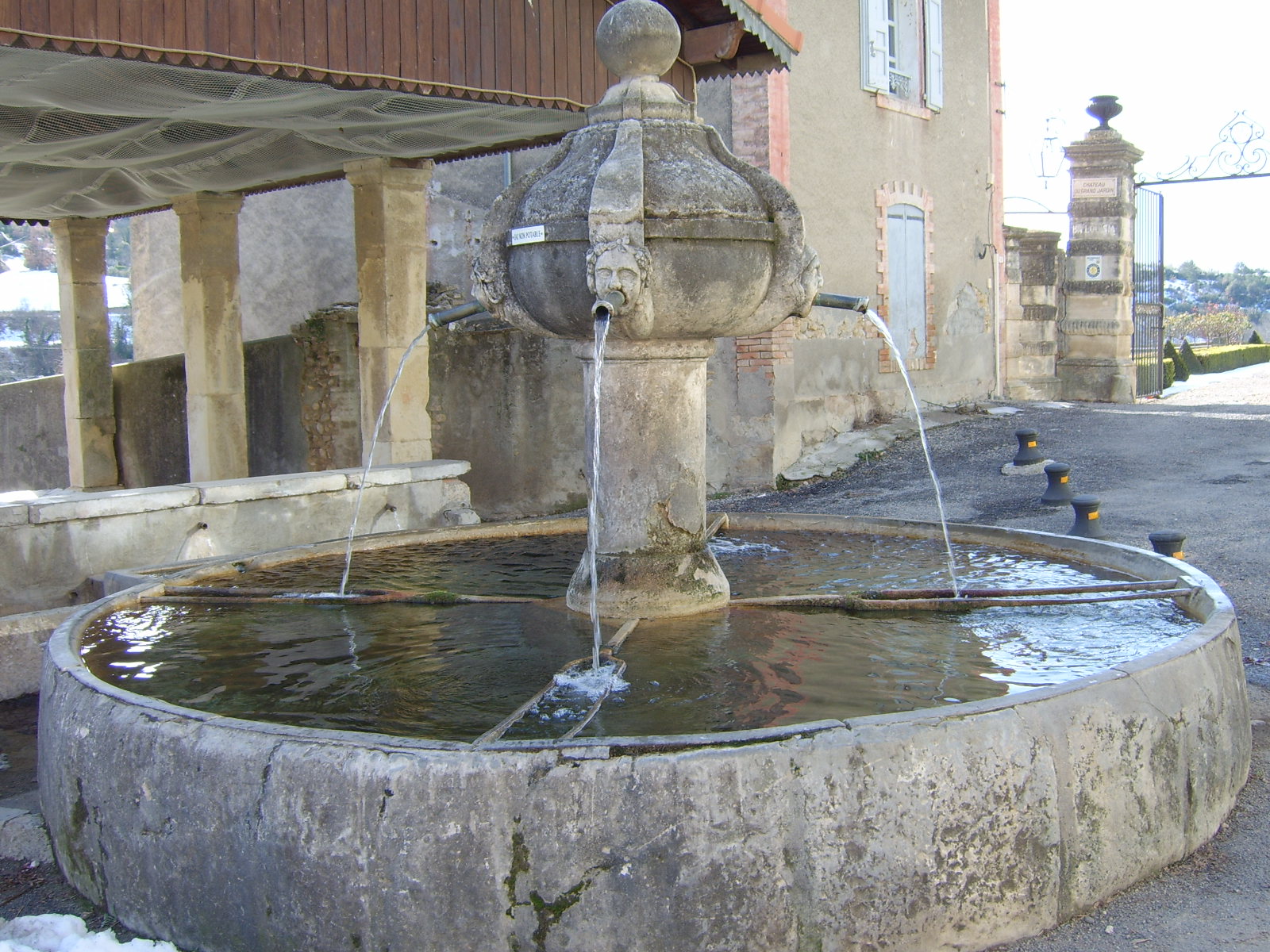fontaine du Tholonet