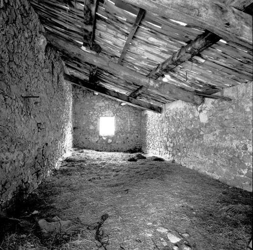 Ferme de Sigariès (1841 E1 38-39). Charpente à pannes sur chevrons.