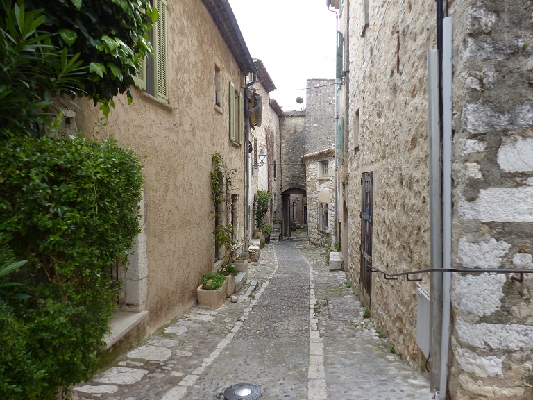 Rue de la Cassette. Vue de volume prise du nord.