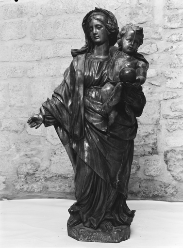 statue (petite nature) : Vierge à l'Enfant