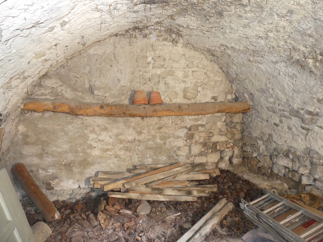 Etage de soubassement, resserre. Vue de volume prise du sud.