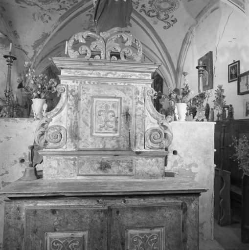 armoire aux vases sacrés, tabernacle à ailes