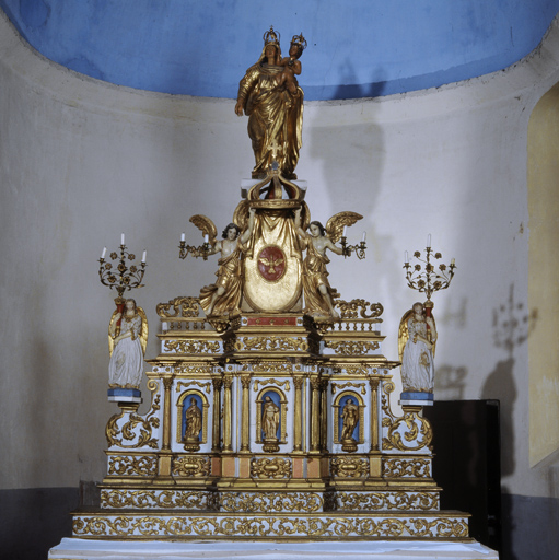 ensemble du maître-autel (autel, 2 gradins d'autel, tabernacle, exposition, 3 statues)
