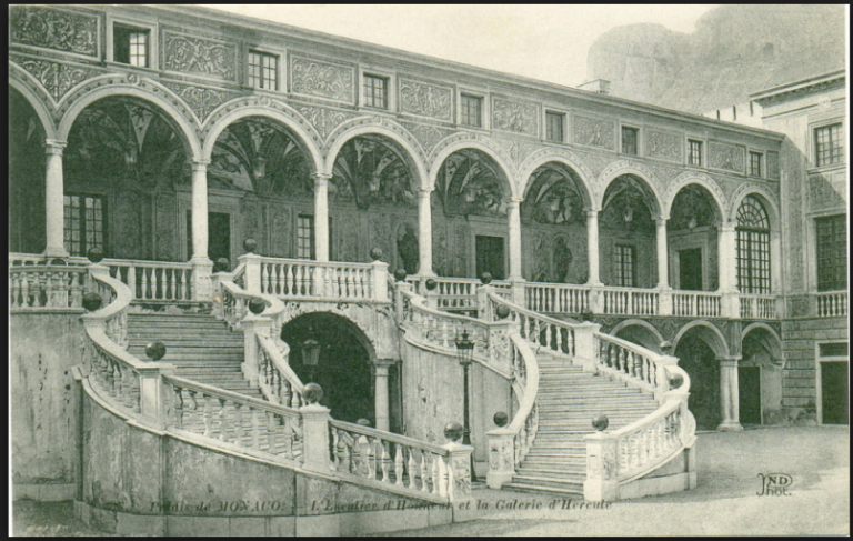 Palais de Monaco : - L'Escalier d'Honneur et la Galerie d'Hercule.