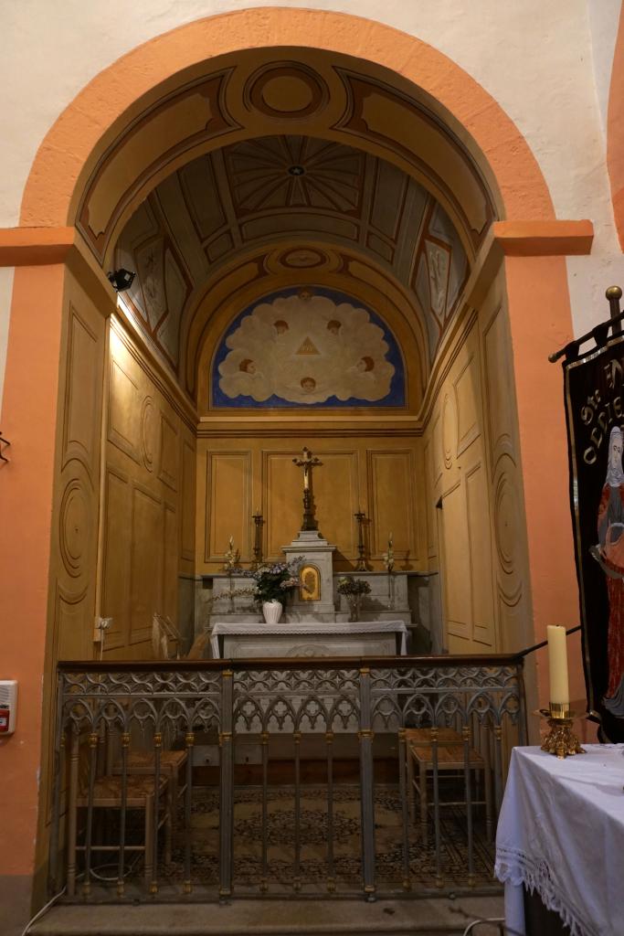 Vue intérieure de la chapelle dite du château.