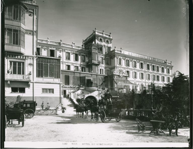 hôtel de voyageurs dit Grand hôtel du Mont-Boron ou Mont-Boron palace, actuellement immeuble en copropriété dit Palais du Mont-Boron