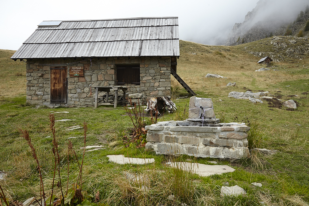 entrepôts agricoles ; cabanes pastorales ; ensembles pastoraux