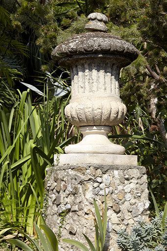 Vase décoratif de jardin