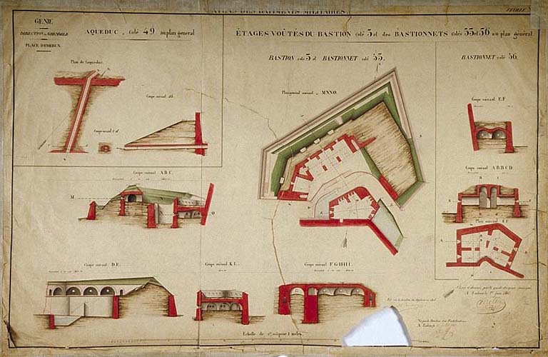 Atlas des bâtiments militaires. Génie. Direction de Grenoble. Place d'Embrun. Aqueduc. Etages voûtés du bastion coté 3 et des bastionnets cotés 33 et 56 au plan général. 1860.