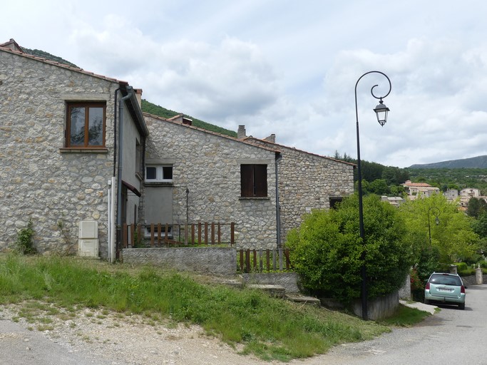 Anciens gîtes communaux de la Brebis d'Argent, quartier des Cheneviers.