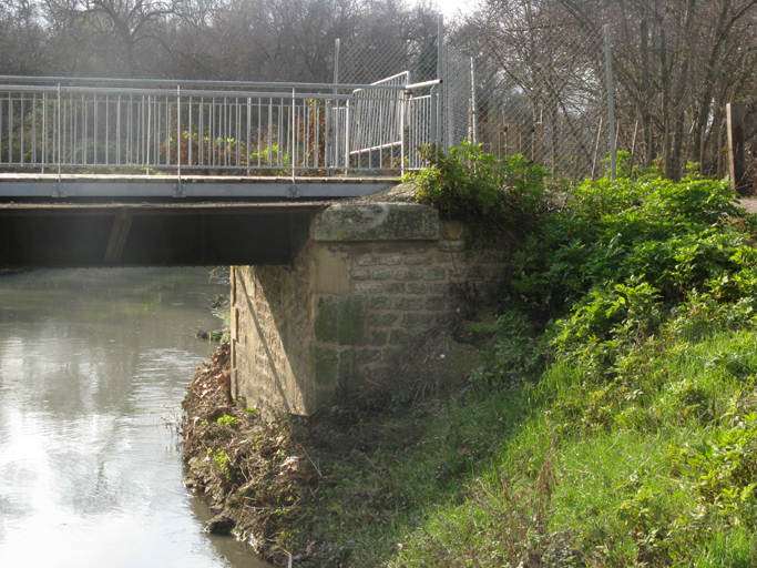 pont ferroviaire, réhabilité en passerelle