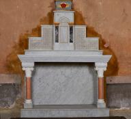 Ensemble de l'autel secondaire de Saint-Baudile : degré d'autel, autel, faux tabernacle, gradin d'autel