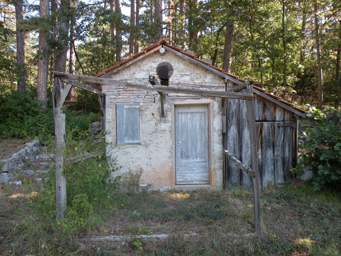 Les Clots, petit entrepôt agricole à logis saisonnier (B2 377).