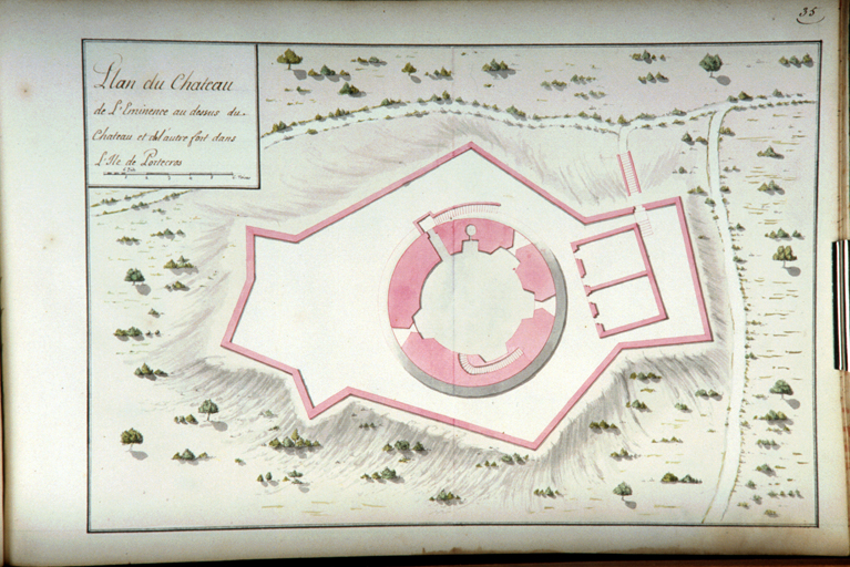 Plan du château de l'Eminence au dessus du chateau et (?) autre fort dans l'ile de Portecros. 1719