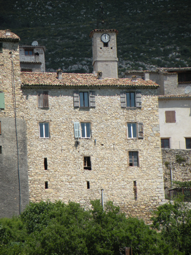 maison, puis presbytère, école et mairie