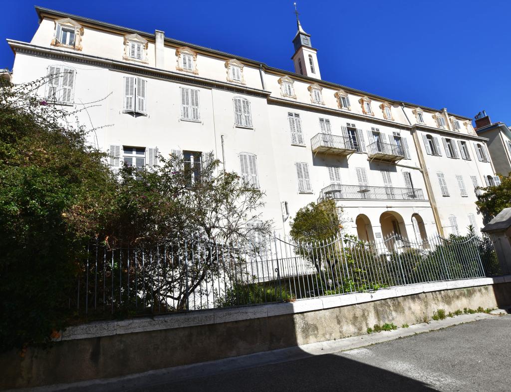 couvent et pensionnat du Saint-Sacrement, appelé aussi Pavillon Saint-Louis ou Villa Marie-Joseph, puis maison de retraite Saint-Charles, actuellement sans affectation