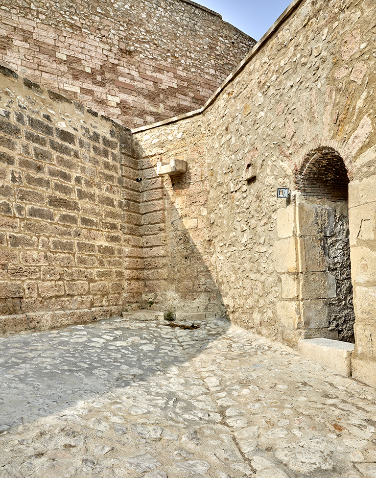 Fort St Nicolas : deuxième enceinte du Haut Fort, détail d'un chainage à bossages dans la demi-lune de Villeroy.