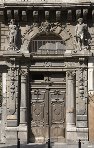 Ensemble de reliefs (décor d'élévation extérieure, décor d'architecture) et statues (figures colossales) de Neptune et Amphitrite