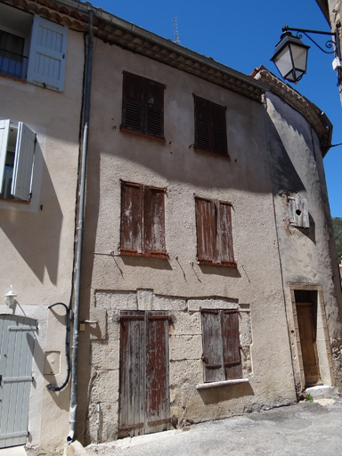 Maison (C1 185) avec façade de type B2. Maison de type B, uniquement destinée à l'habitation. Cette maison est mentionnée « en construction » sur le cadastre de 1835.