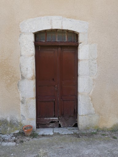 Elévation ouest, premier niveau. Porte du logis.